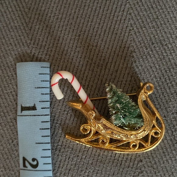 Vintage Sleigh Christmas Brooch Pin - Picture 11 of 16